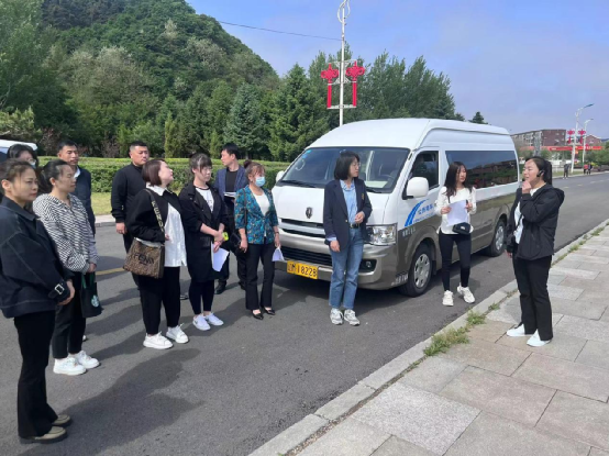 清河区住建局开展政务公开日活动